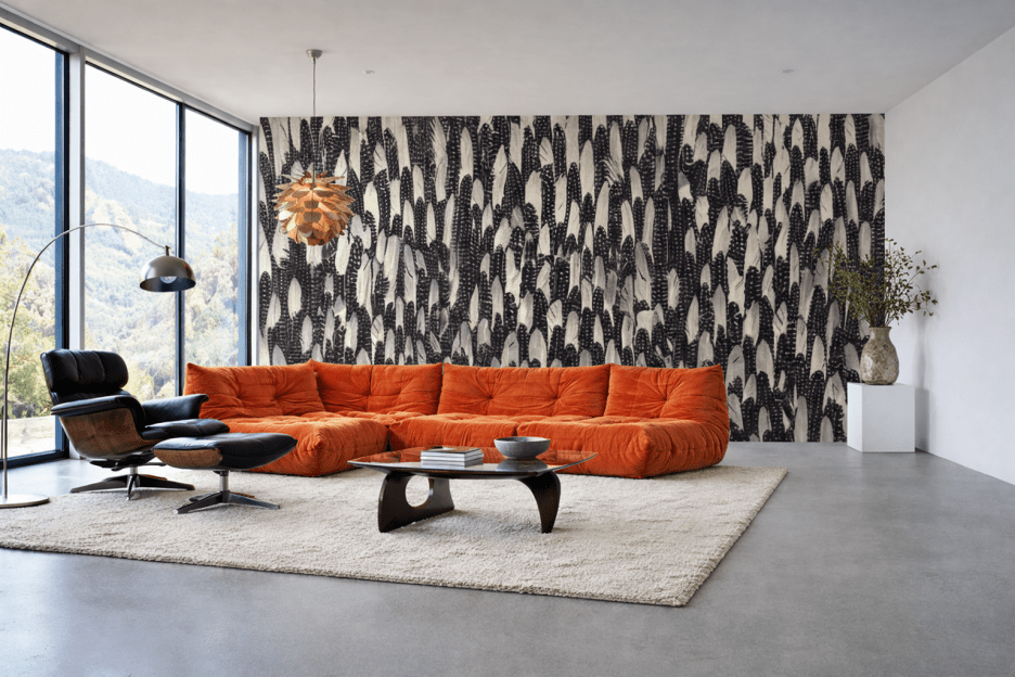 Feathered Ink Stratum